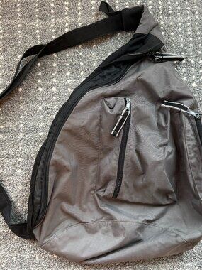 Vintage GAP Y2K Sling Bag Crossbody Backpack Mesh Black and Gray